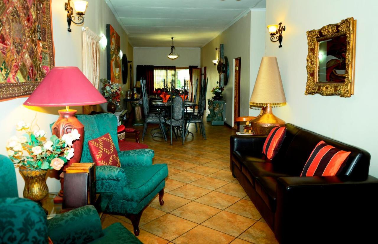 7Th Street Guesthouse โจฮันเนสเบิร์ก ภายนอก รูปภาพ