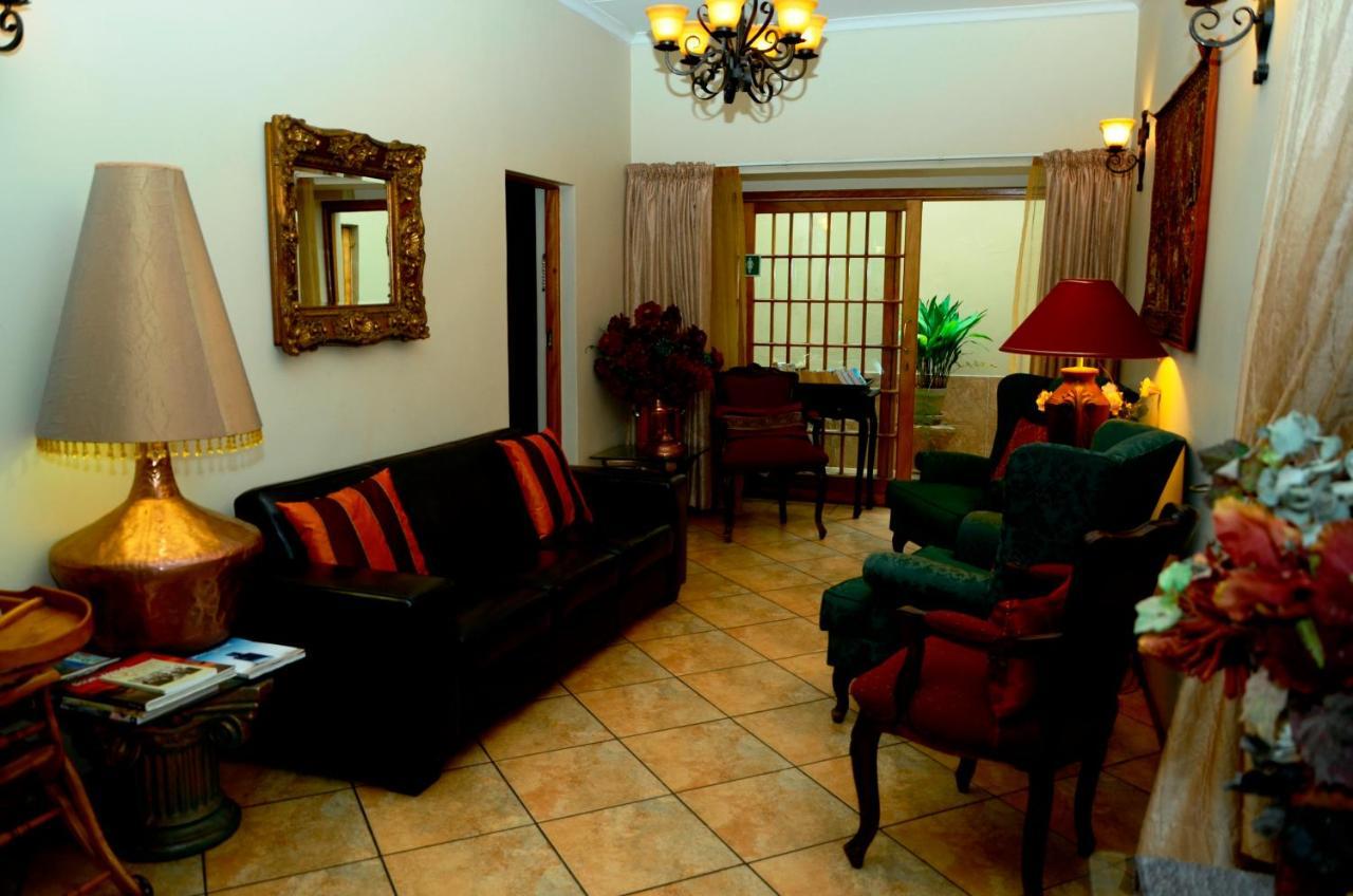 7Th Street Guesthouse โจฮันเนสเบิร์ก ภายนอก รูปภาพ
